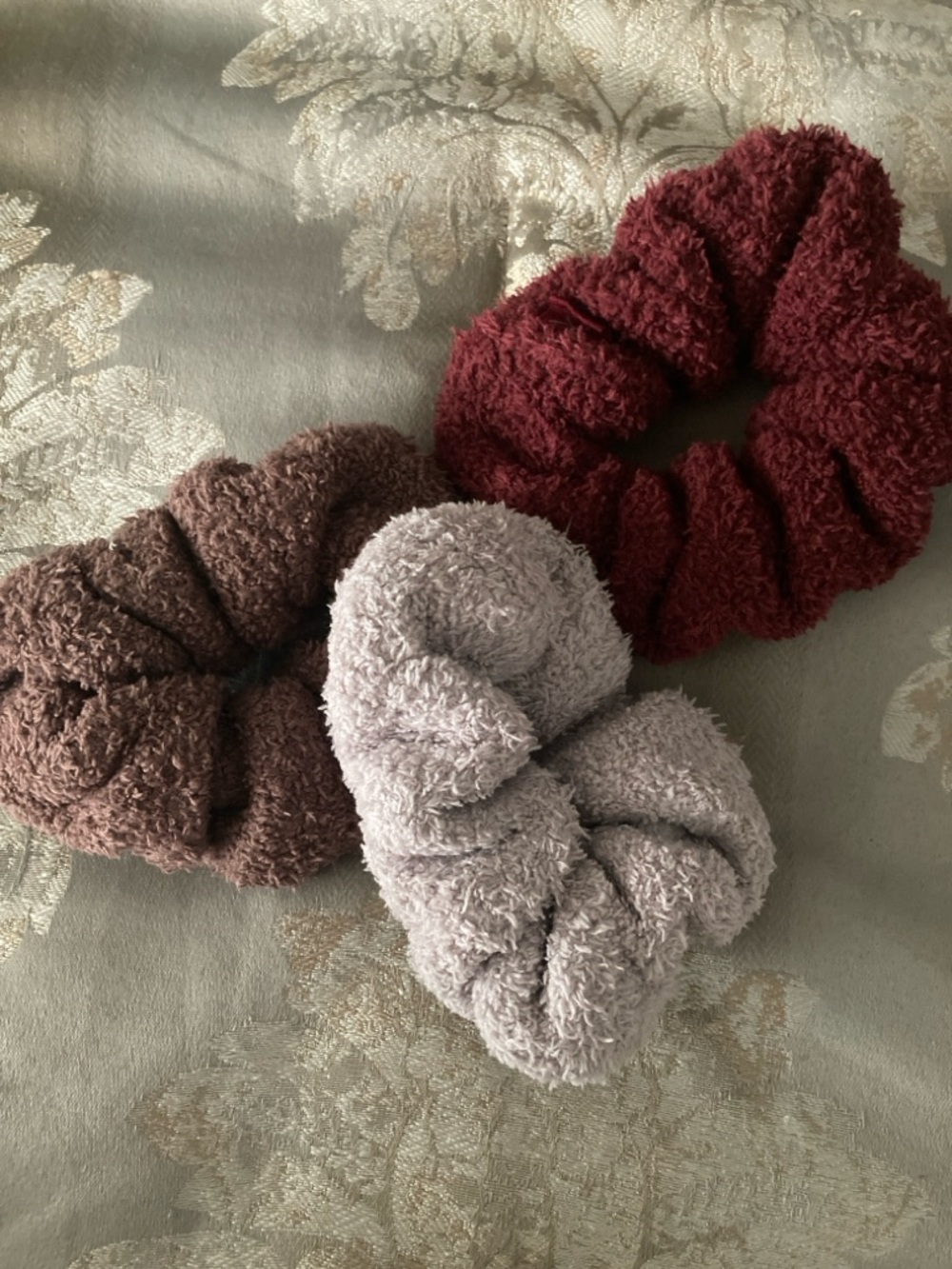 Barefoot Dreams Cozy Chic 3 Scrunchie Gift Set Chestnut